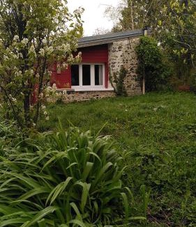 Heubecourt-Haricourt Apartment | La cabane Rouge