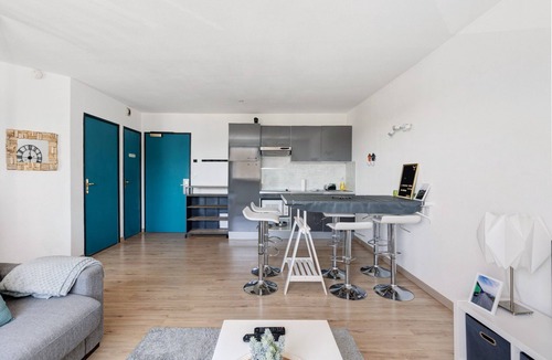 Chasseneuil-du-Poitou Apartment | La Cabano’scope Apartment – Aquatis Residence