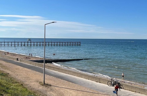 Luc-sur-Mer House | LA Cabine VUE MER