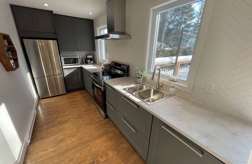 St-Adolphe-d'Howard Ski Chalet | La Cachette au coeur du village - Family, ski, lake and outdoor - 31 nights and more