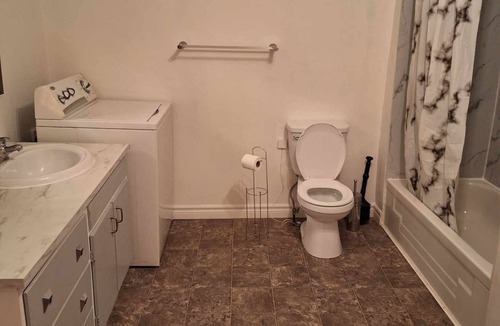 Levis Apartment | La cache de la falaise: charming 3 and a half for rent in Lévis