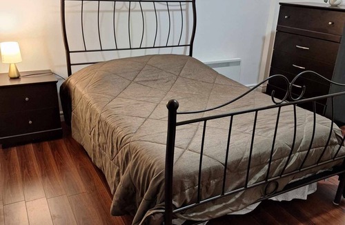 Levis Apartment | La cache de la falaise: charming 3 and a half for rent in Lévis