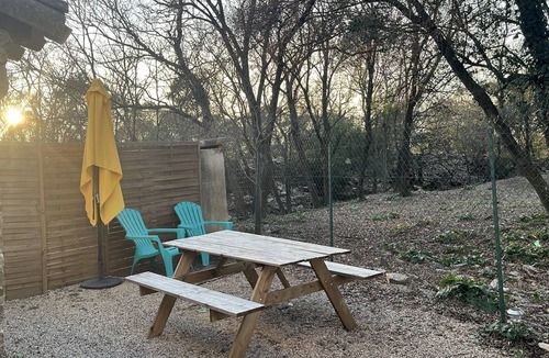Pompignan Apartment | La Cachette des Garrigues (Swimming pool & Cicadas supplements)