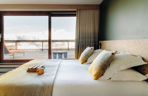 Arc-1600 Hotel | La Cachette - Friendly Hotel