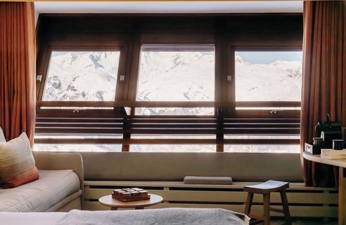 Arc-1600 Hotel | La Cachette - Friendly Hotel