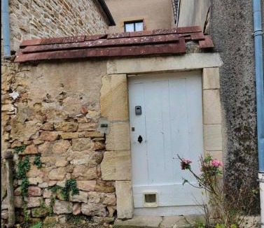 Saint-Amand-Montrond Apartment | La Cachette d'Ernest