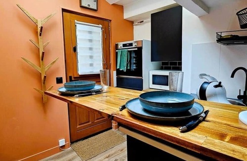 Melun Apartment | La Cachette Oubliee