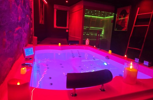 Universite House | La Cachette Secrete - Love Room Caen