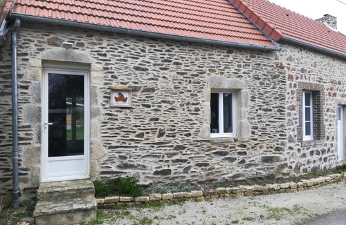 Crasville House | La Cahutte de la Maison Malherbe