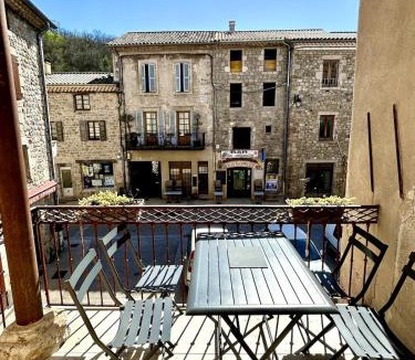Saint-Pierre-de-Colombier Apartment | La Calade
