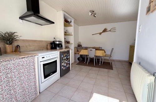 Peyruis Apartment | La Calade Peyruisienne - Maison atypique