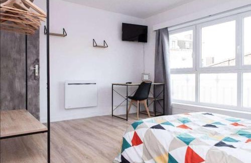 Tourcoing Villa | La Calaisienne - Grande maison 6 ch-Cinéma privé & bar-Tourcoing
