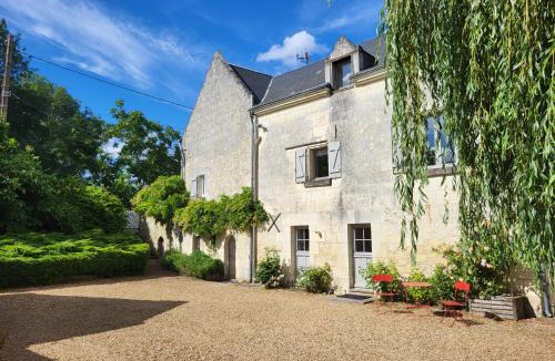 Rigny-Usse Bed & Breakfast | La Cale de la Clauderie