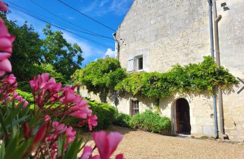 Rigny-Usse Bed & Breakfast | La Cale de la Clauderie