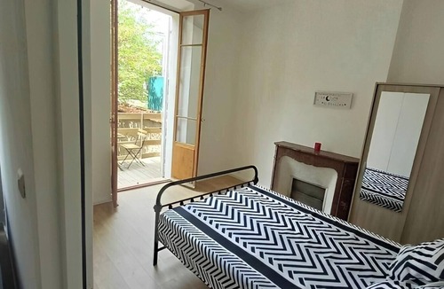 Hyeres City Centre Apartment | La Calme Terrasse