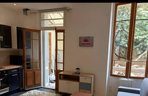 Hyeres City Centre Apartment | La Calme Terrasse