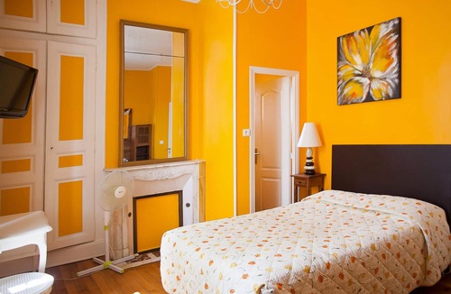 Vitry-le-Francois House | La Camomille | Double with Jacuzzi