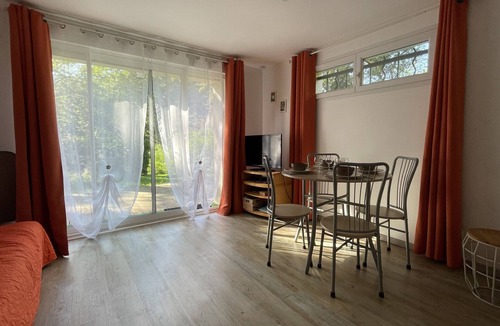 Saint-Andre-de-Majencoules Apartment | La Campagne