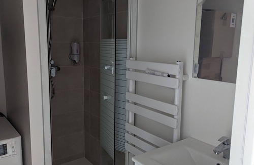 Malakoff Apartment | La campagne à Paris : Bright new apartment in a green setting