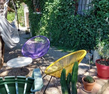 Ongles House | La Campagne de Lili - Chambre et Cuisine sur Terrasse privée