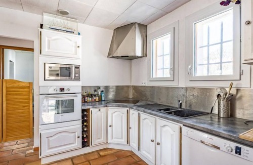 Rustrel House | La Campagne des Ocres by Interhome