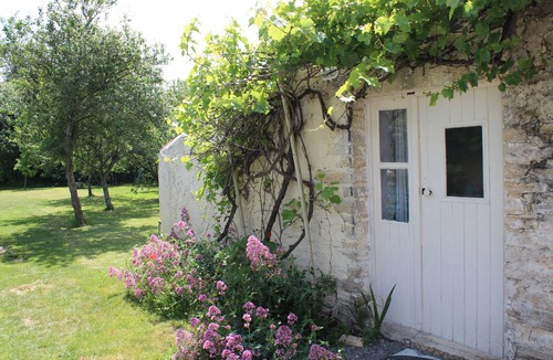 Puyravault Cottage | 'La Campagne' - Quaint stone cottage - Marais Poitevin