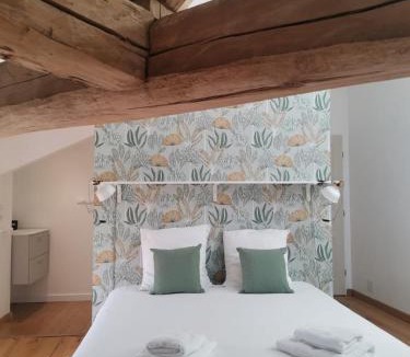 Sauveterre-Saint-Denis Bed & Breakfast | La Canolière - Chambre d'hôtes Olivia