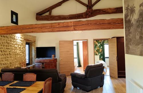 Le Chalon Apartment | La Canopée
