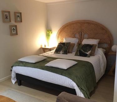 Lecelles Bed & Breakfast | La Canopée