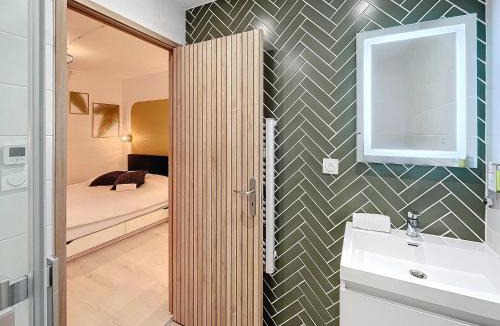 Metz Apartment | La Canopée - studio - Netflix