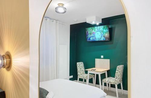 Metz Apartment | La Canopée - studio - Netflix