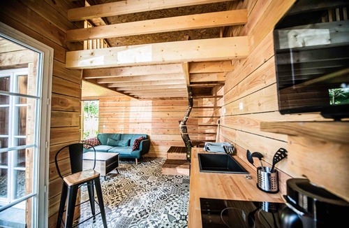 Saint-Leonard-des-Bois Cabin | La Canopée