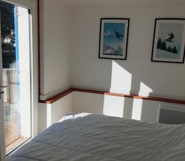 Savignac-les-Ormeaux Apartment | La Capelette