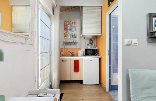 Beausejour Bed & Breakfast | La Caravelle - Courteline Guest Room with Shared Terrace and Wi-Fi