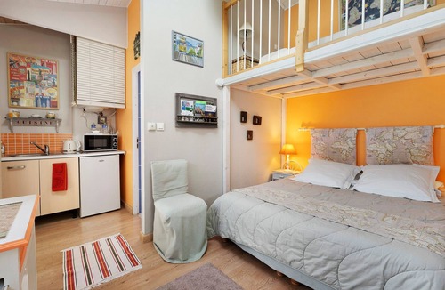 Beausejour Bed & Breakfast | La Caravelle - Courteline Guest Room with Shared Terrace and Wi-Fi