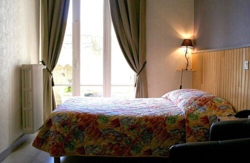 Riom Hotel | La Caravelle