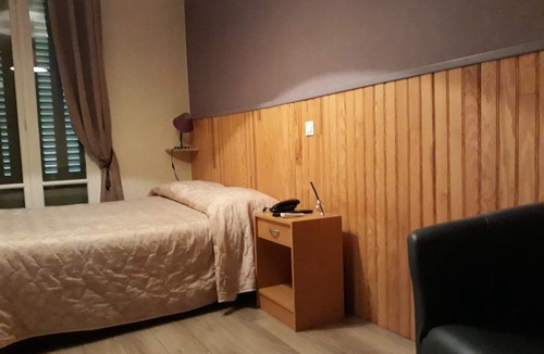 Riom Hotel | La Caravelle