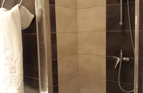 Riom Hotel | La Caravelle