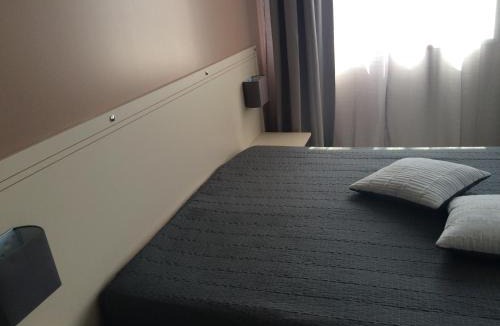 Corbie Hotel | La Caroline