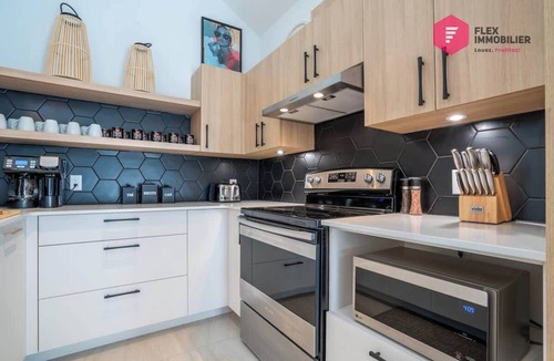 Shannon House | La Casa Bella - Luxury Comfort Pool & private SPA