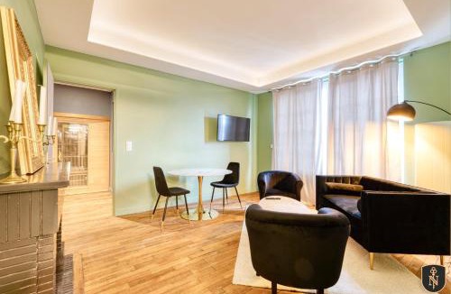 Caen City Centre Apartment | La Casa Caldo — Sauna & Standing