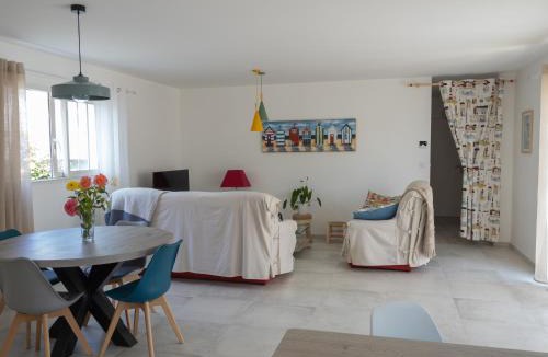 Le Chateau-d'Oleron Villa | LA CASA DE BABOU