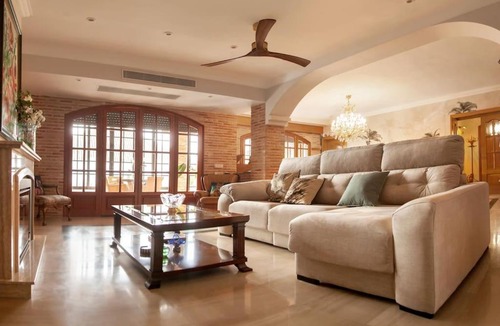 Herencia Villa | La Casa de Enfrente