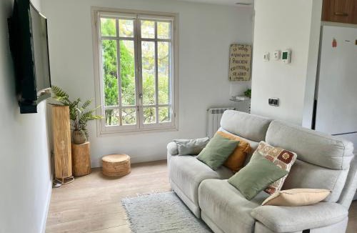 San Sebastian Apartment | La Casa de la Brujita with AC License ESS02999