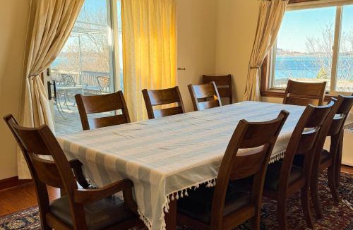 Prides Crossing House | La Casa De La Playa