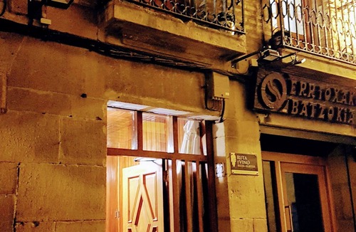 Laguardia Old Town Apartment | La Casa de Lorenzo, complete & practical accommodation. In Laguardia center!