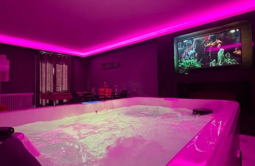 Melun House | La Casa de Lové Suite Jacuzzi