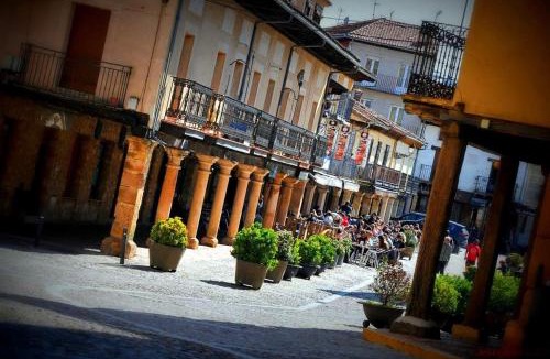 Riaza Apartment | La casa de Paloma en la Plaza Encanto histórico