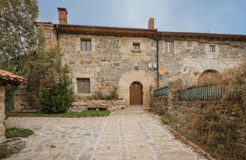 La Pernia House | La Casa Del Diezmo De La Montaña