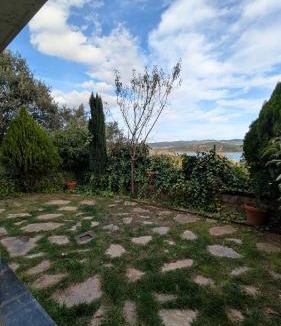 La Puebla de Castro Ski Chalet | La Casa del Lago con vistas a las Montañas